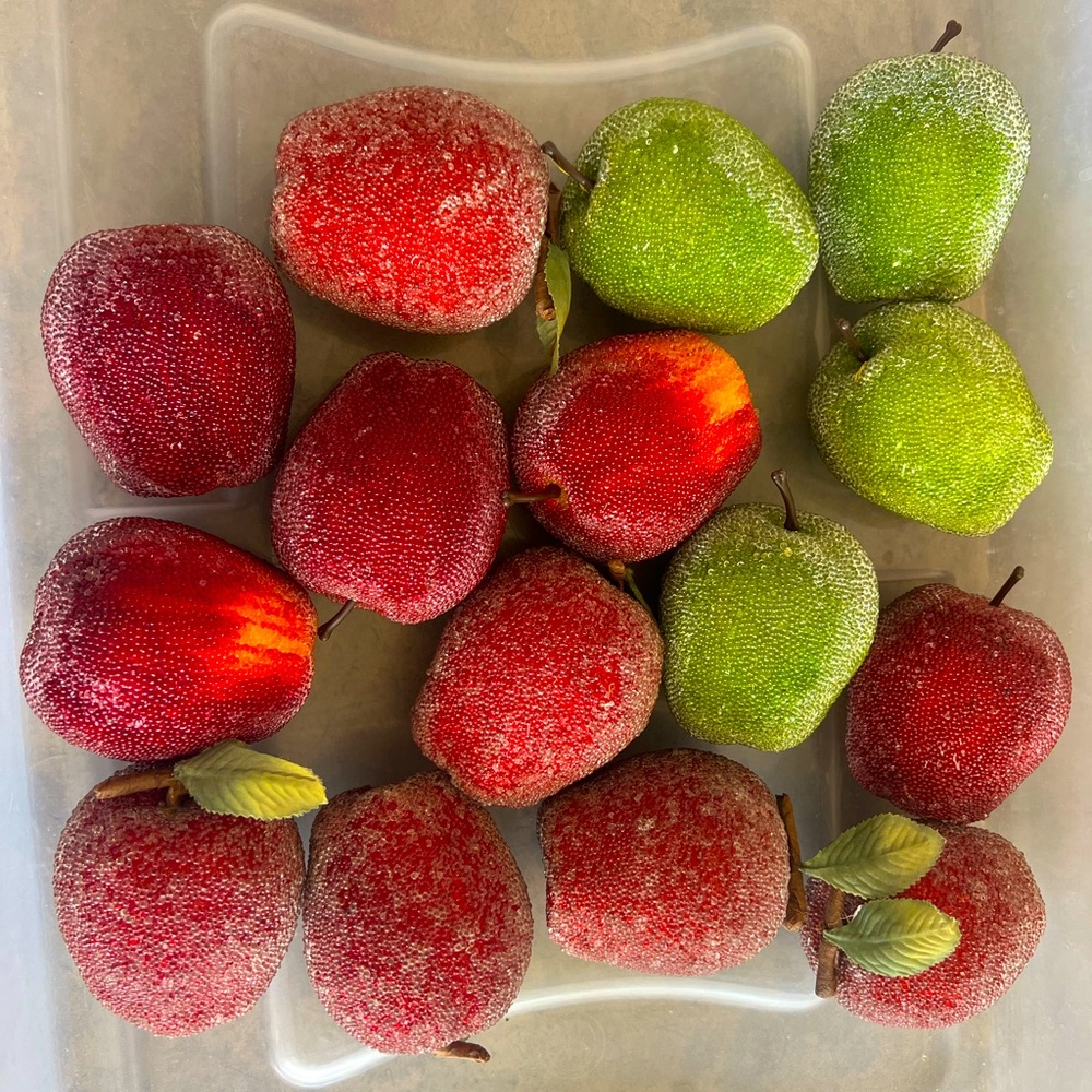 Vintage sugar dusted apples
